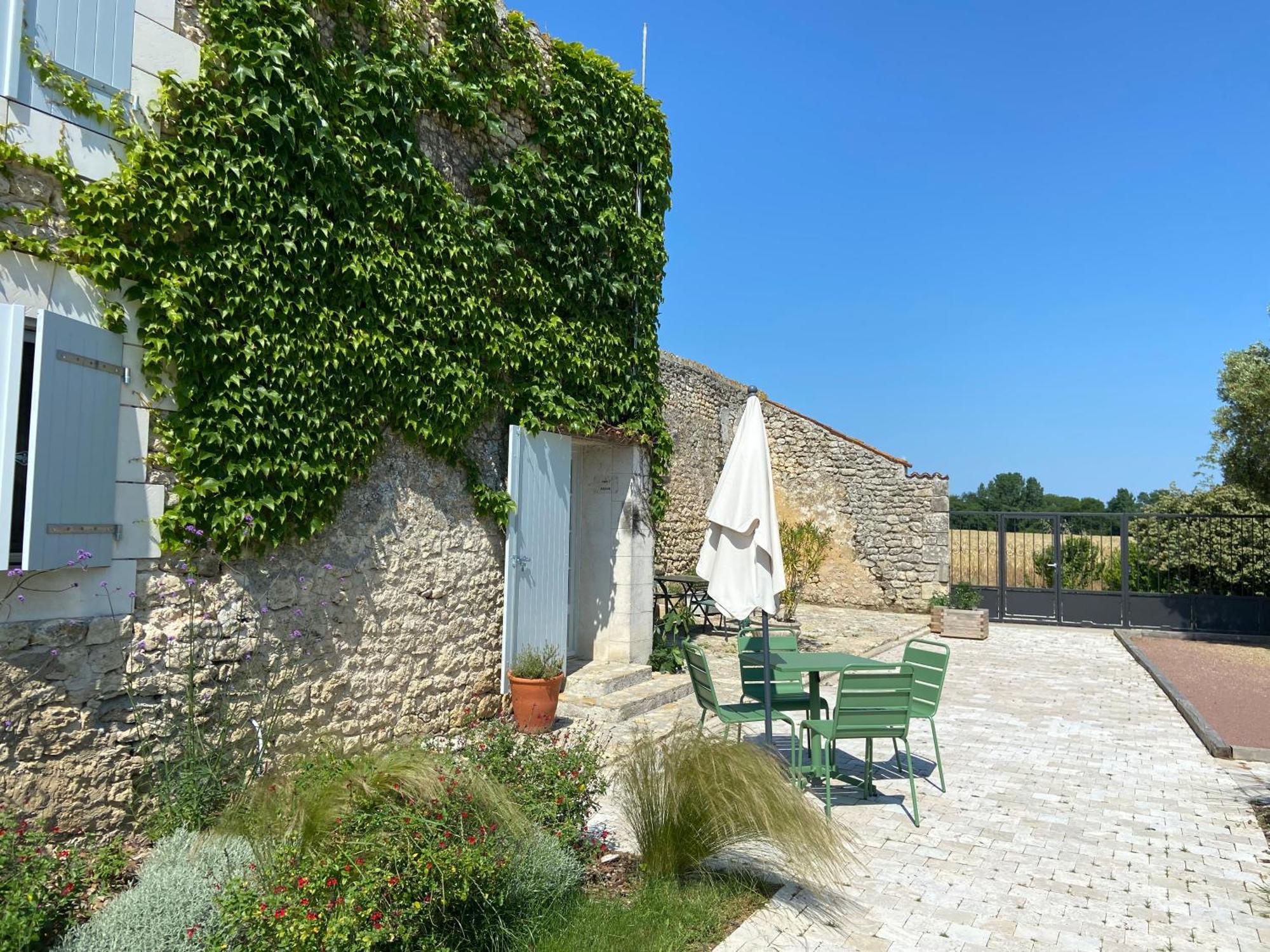 Chateau De Feusse Saint-Just-Luzac Exterior foto