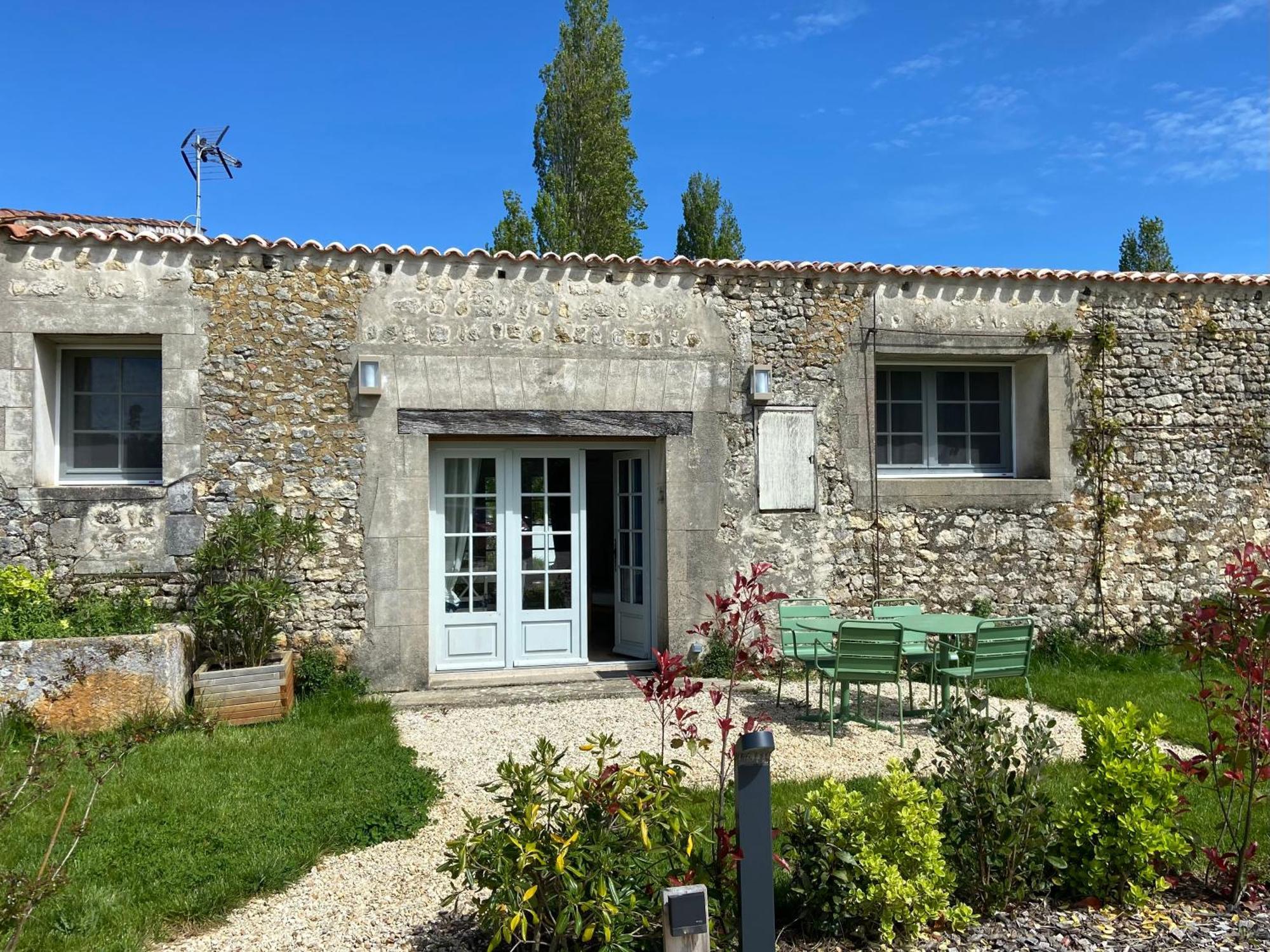 Chateau De Feusse Saint-Just-Luzac Exterior foto